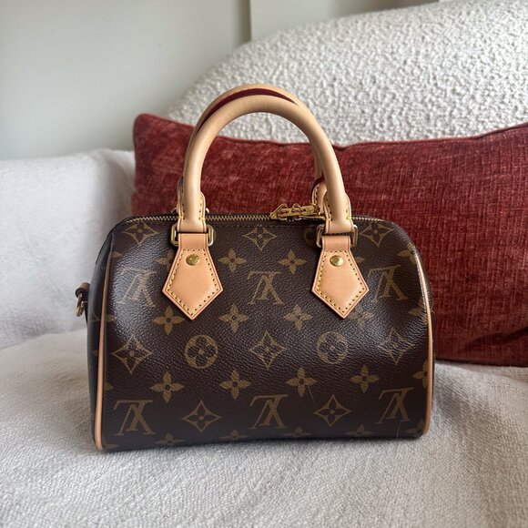 Louis Vuitton Speedy Bandoulière 20 | Monogram Canvas with Beige Strap - Picture 4 of 16